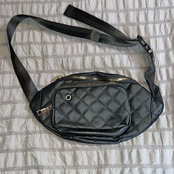 Black Crossbody - Picture 1 of 3